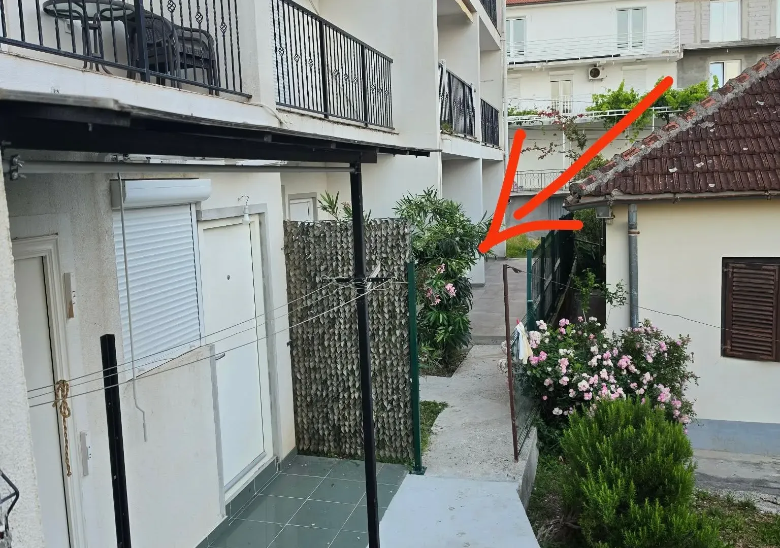 Izdavanje, jednosoban stan, 30m², Đenovići, Herceg Novi
