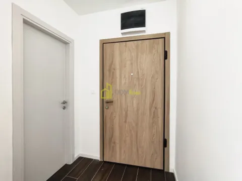 Prodaja, jednosoban stan, 50m², Stari Aerodrom, Podgorica - image 9