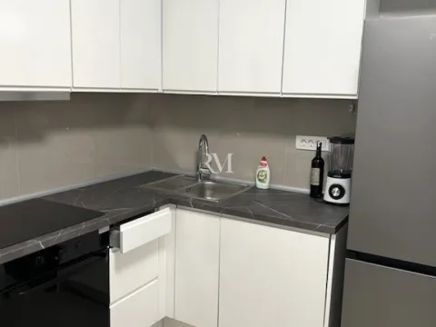 Izdavanje, jednosoban stan, 31m², Risan, Kotor - image 5