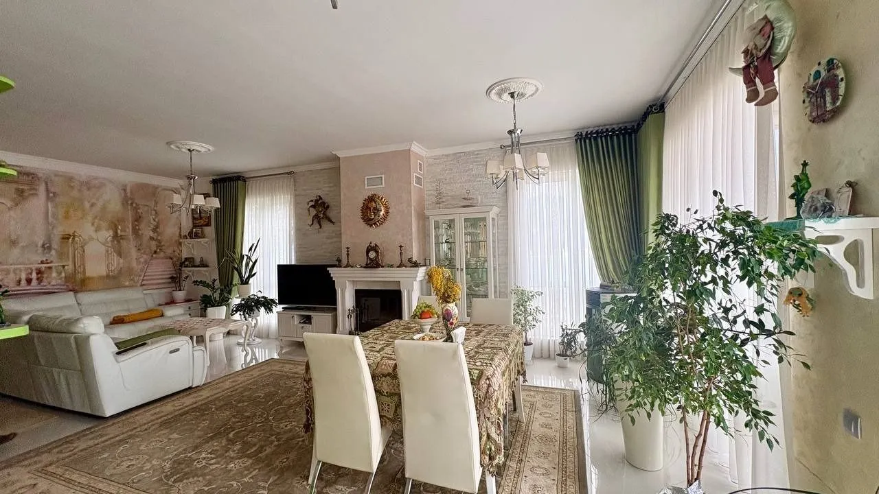 Prodaja, trosoban stan, 180m², Lepetani, Tivat