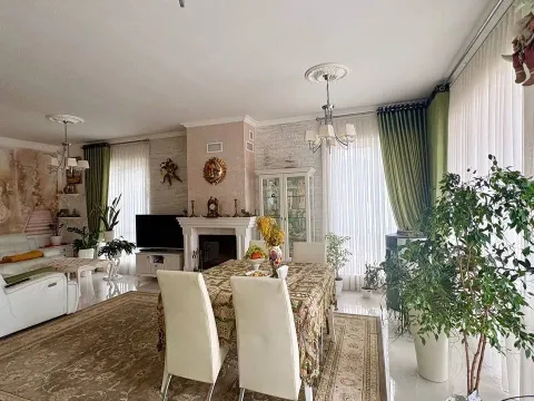 Prodaja, trosoban stan, 180m², Lepetani, Tivat - image 4