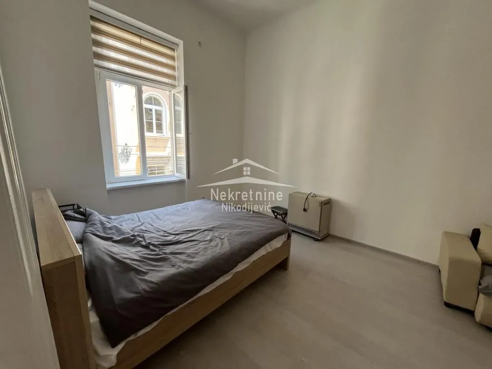 Izdavanje, dvosoban stan, 71m², Zemun Centar, Zemun Sve Podlokacije