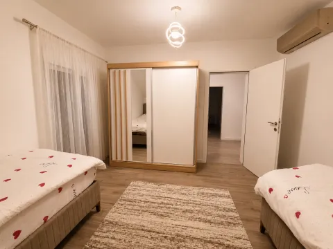 Izdavanje, dvosoban stan, 100m², Zabjelo, Podgorica - image 8