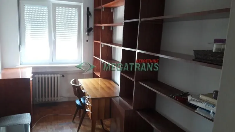 Izdavanje, četvorosoban stan, 97m², Centar, Novi Sad