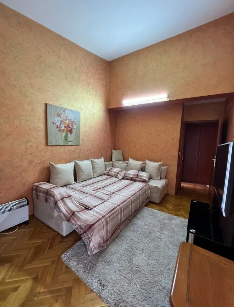 Rent, two bedroom apartment, 75m², Centar, Bar