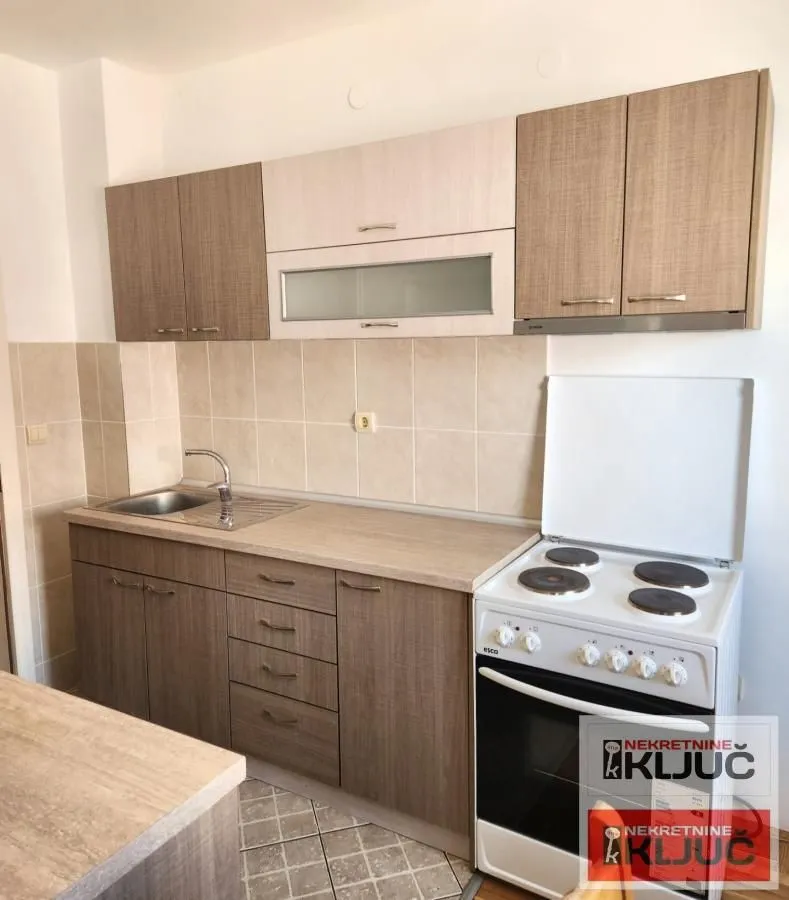 Izdavanje, jednosoban stan, 56m², Grbavica, Novi Sad Sve Podlokacije
