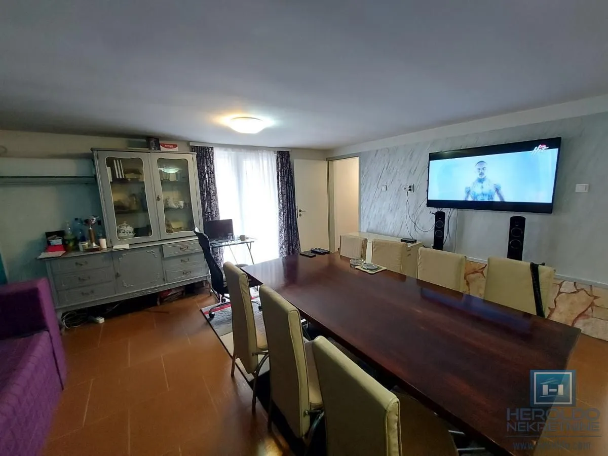 Prodaja, kuća, 168m², Kajsijar, Jagodina