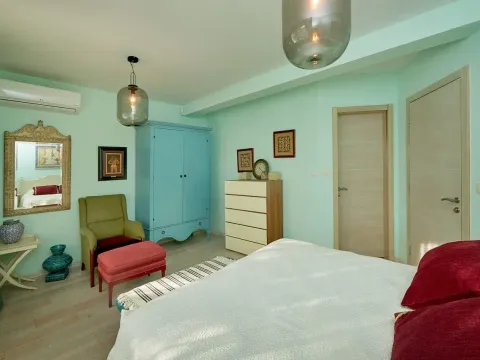 Sale, house, 247m², Sveti Stefan, Budva - image 2
