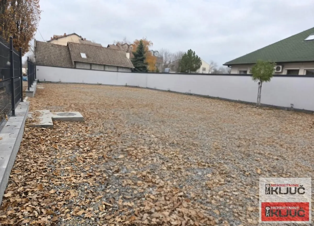 Izdavanje, plac, 500m², Petrovaradin, Novi Sad