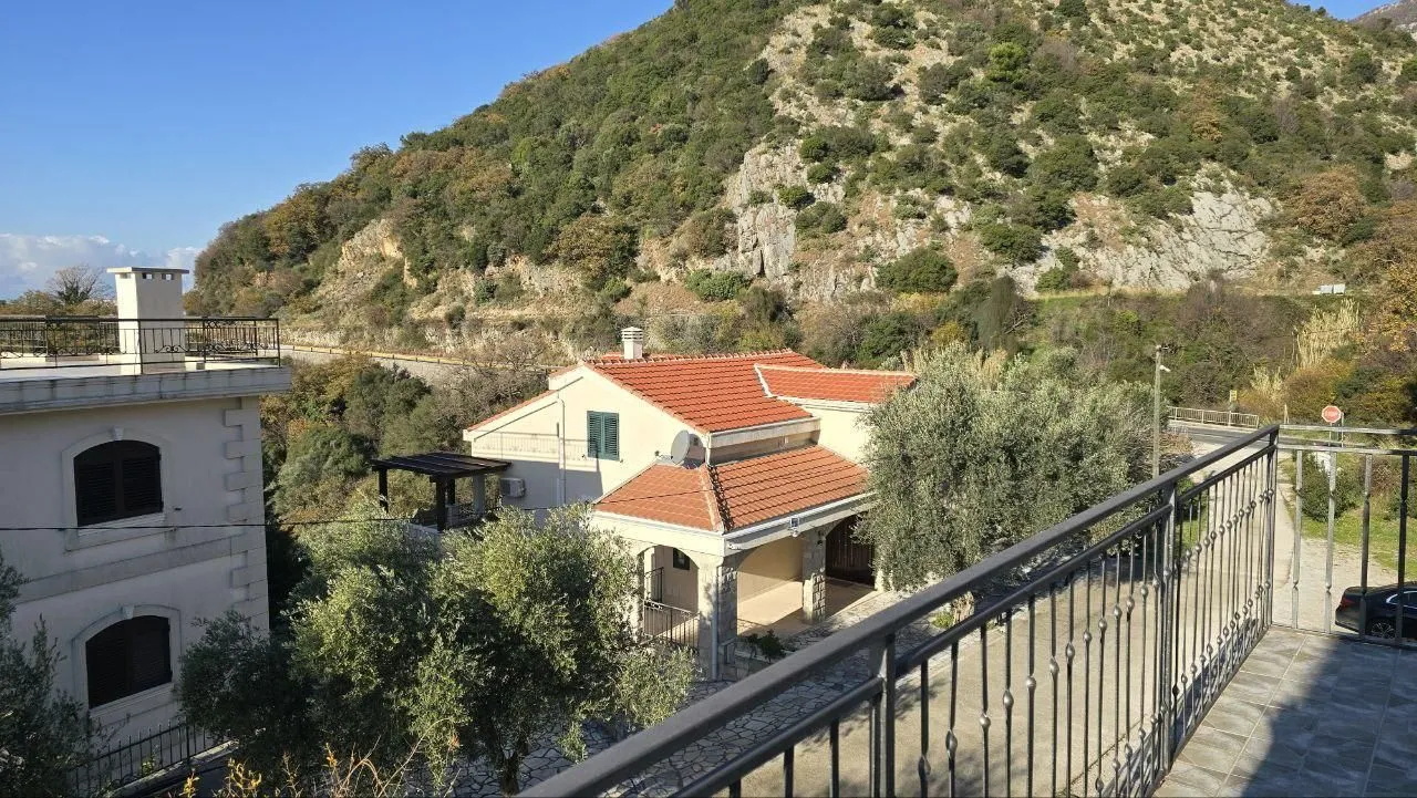 Prodaja, kuća, 160m², Petrovac, Budva