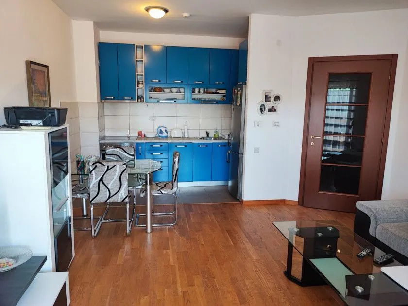 Izdavanje, dvosoban stan, 75m², City Kvart, Podgorica
