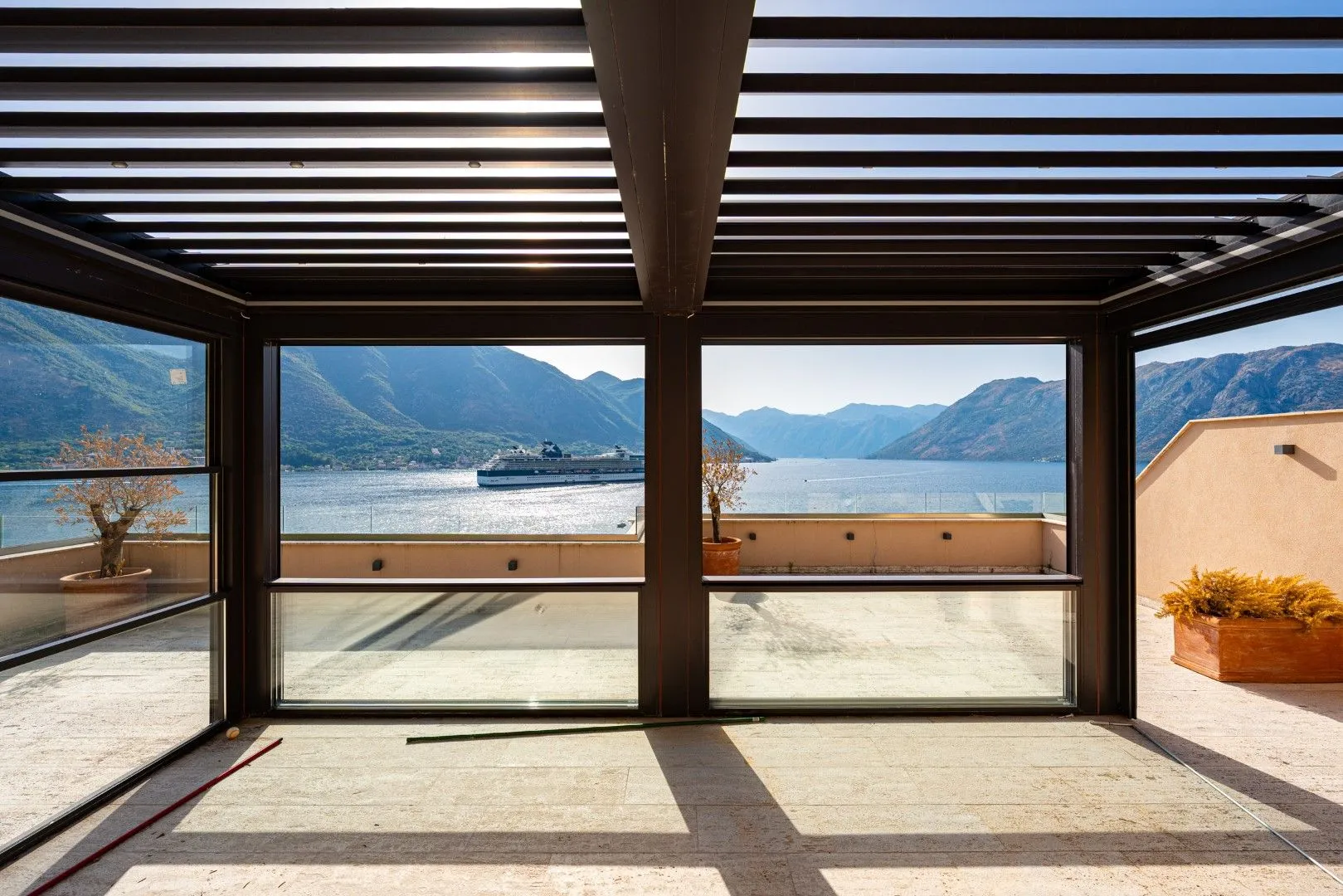 Prodaja, dvosoban stan, 168m², Dobrota, Kotor