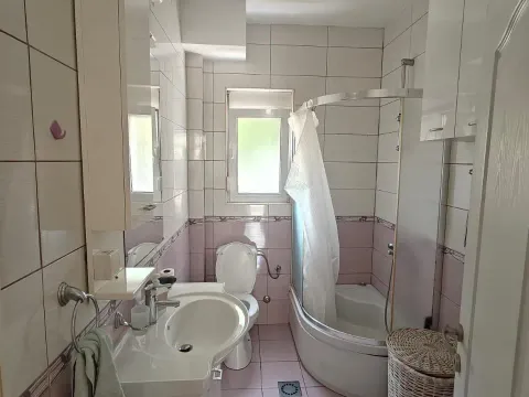 Izdavanje, dvosoban stan, 90m², Stari Aerodrom, Podgorica - image 5