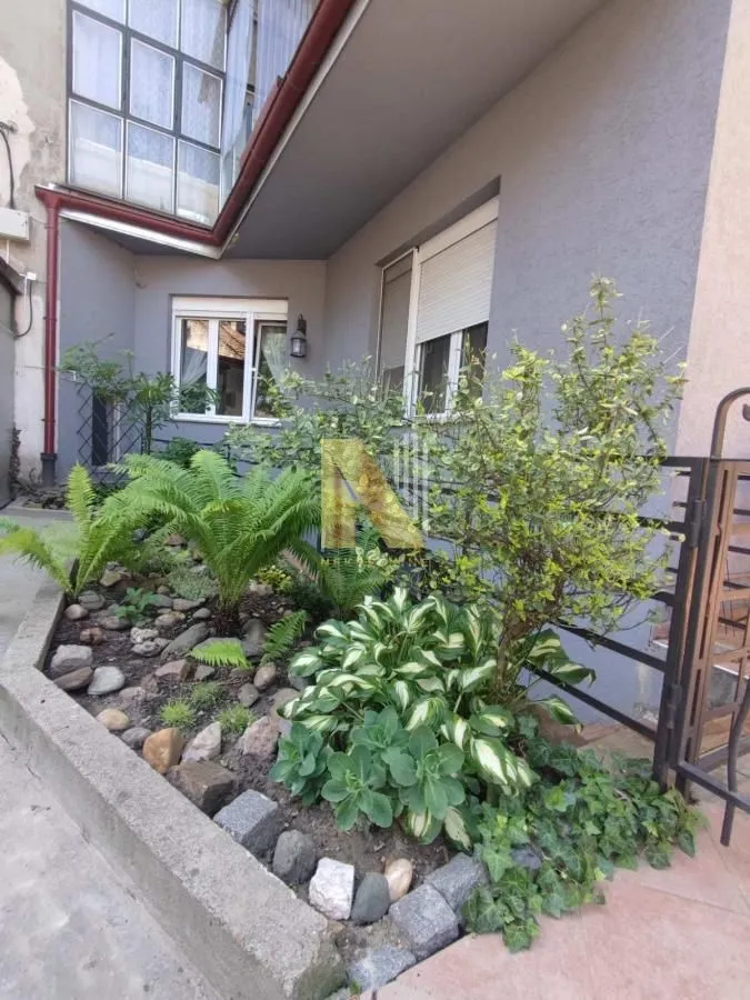 Izdavanje, trosoban stan, 55m², Centar, Novi Sad