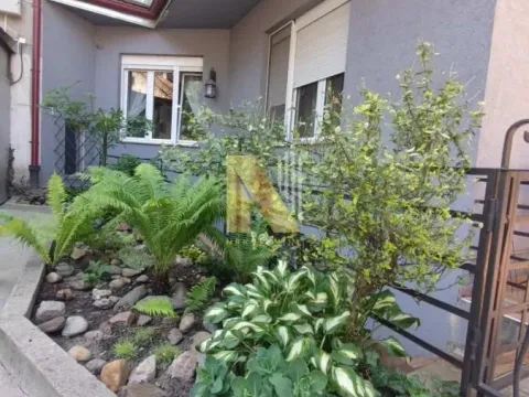 Izdavanje, trosoban stan, 55m², Centar, Novi Sad - image 22