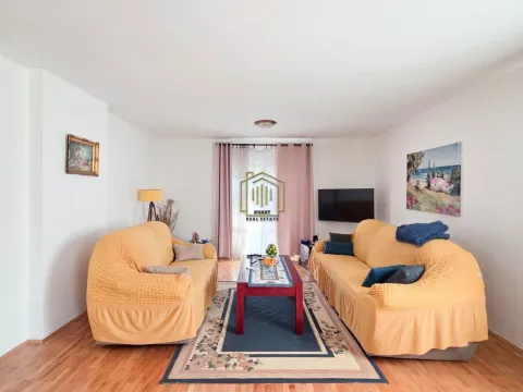 Prodaja, kuća, 350m², Zlatica, Podgorica - image 11