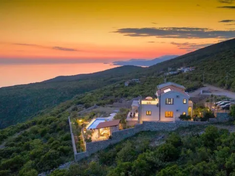 Prodaja, kuća, 300m², Zagora, Kotor