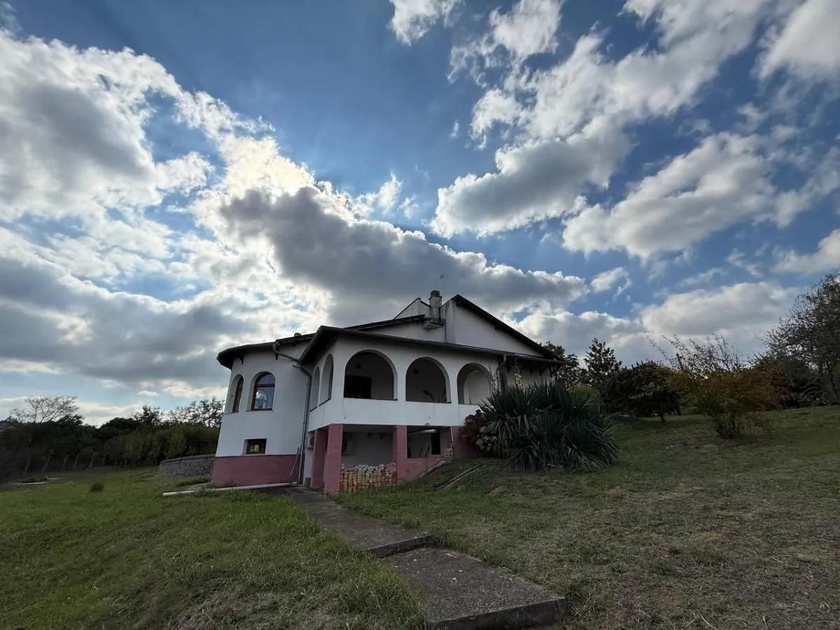 Sale, house, 204m², Bocke, Petrovaradin