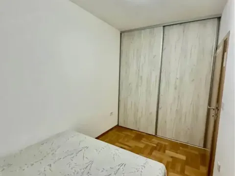 Izdavanje, jednosoban stan, 36m², Stari Aerodrom, Podgorica - image 5