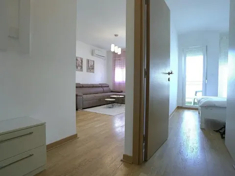 Izdavanje, jednosoban stan, 46m², City Kvart, Podgorica - image 5