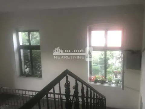 Prodaja, četvorosoban stan, 142m², Zemun Centar, Zemun Sve Podlokacije - image 7