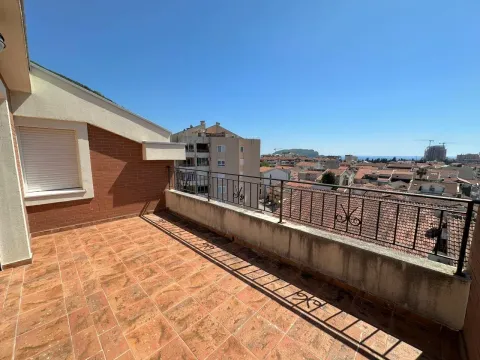 Rent, one bedroom apartment, 80m², Centar, Budva - image 10