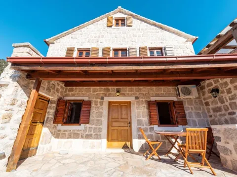 Sale, two bedroom apartment, 87m², Perast, Kotor - image 4