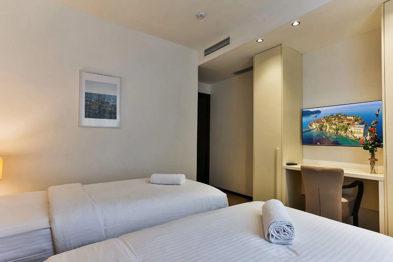 Rent, two bedroom apartment, 110m², Rafailovići, Budva