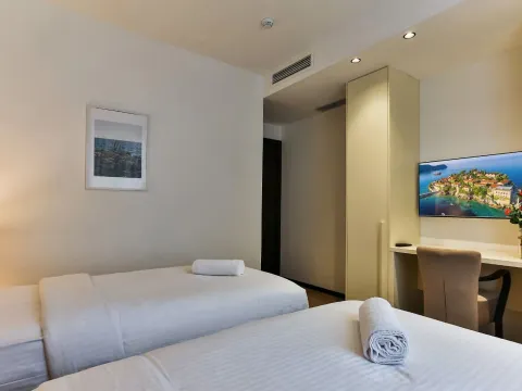 Izdavanje, dvosoban stan, 110m², Rafailovići, Budva - image 10