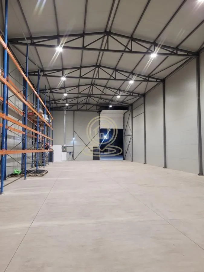 Rent, office space, 600m², Batajnica, Beograd