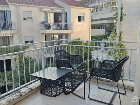 Sale, one bedroom apartment, 50m², Petrovac, Budva - image 5