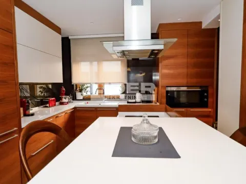 Prodaja, kuća, 279m², Čukarica, Beograd - image 5