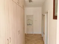 Izdavanje, dvosoban stan, 90m², Stari Aerodrom, Podgorica - image 4