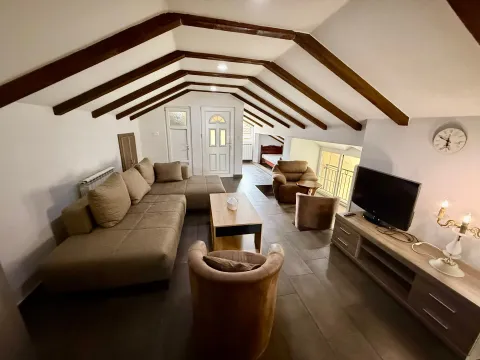 Izdavanje, kuća, 60m², Zabjelo, Podgorica - image 2