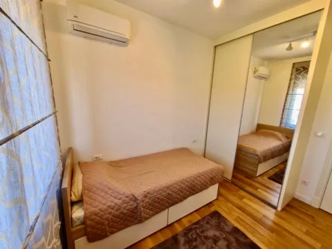 Rent, three bedroom apartment, 100m², City Kvart, Podgorica - image 6