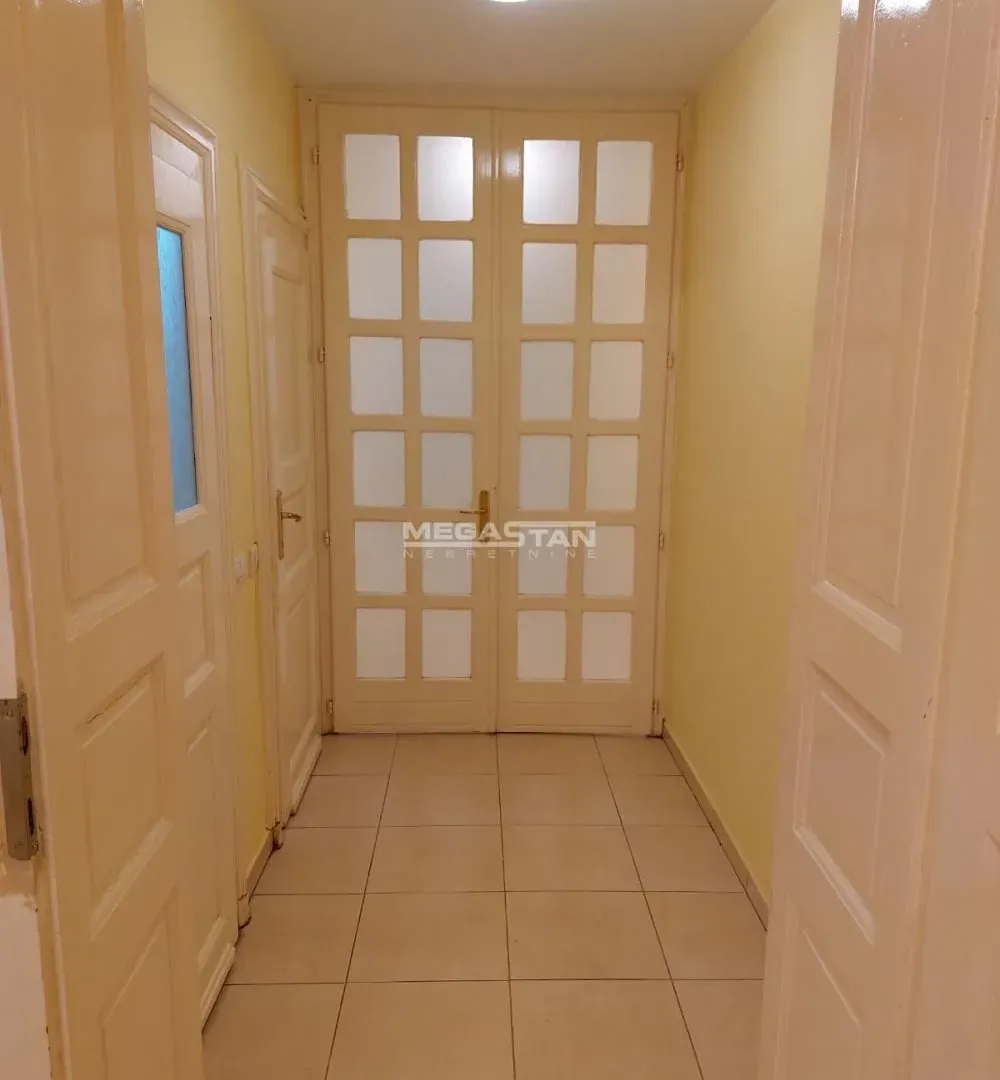 Rent, three bedroom apartment, 70m², Stari Grad, Beograd