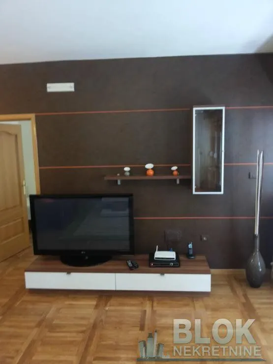 Rent, four bedroom apartment, 150m², Podgorica, Crna Gora