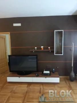 Rent, four bedroom apartment, 150m², Podgorica, Crna Gora - image 14