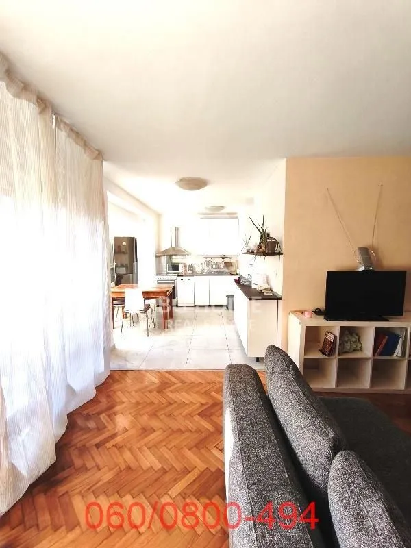 Rent, three bedroom apartment, 76m², Kalenić Pijaca, Vračar Sve Podlokacije