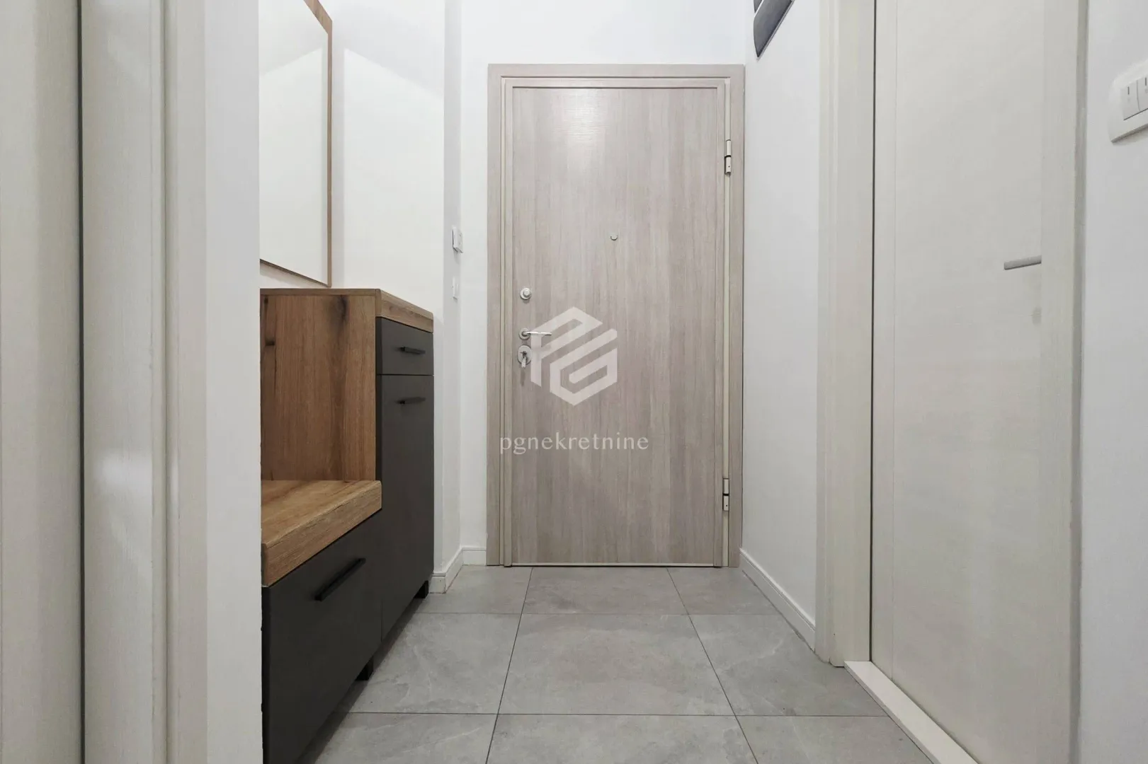 Rent, one bedroom apartment, 49m², Central Point, Podgorica