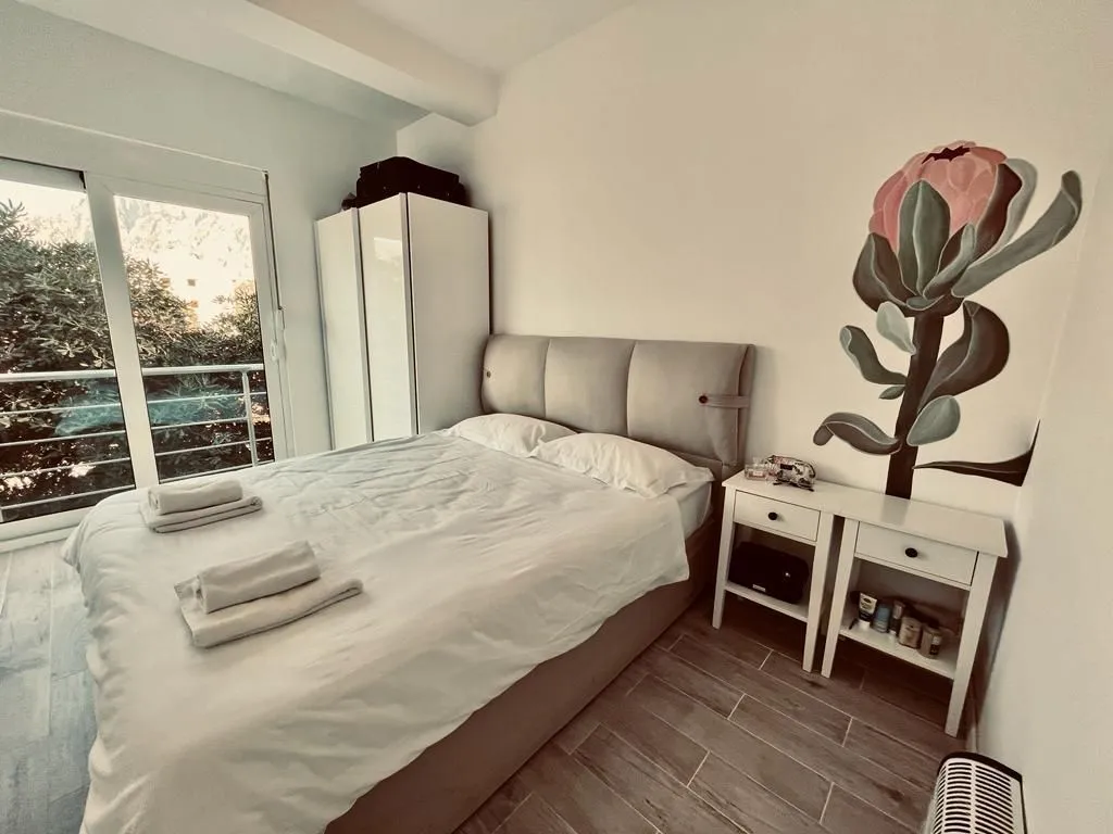 Prodaja, jednosoban stan, 46m², Dobrota, Kotor