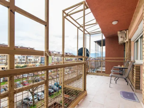 Izdavanje, dvosoban stan, 76m², Stari Aerodrom, Podgorica - image 14