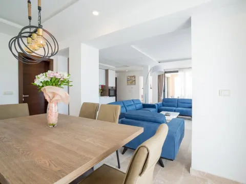 Sale, house, 170m², Bečići, Budva - image 11