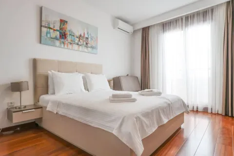 Stan-na-dan, jednosoban stan, 90m², Bečići, Budva - image 4