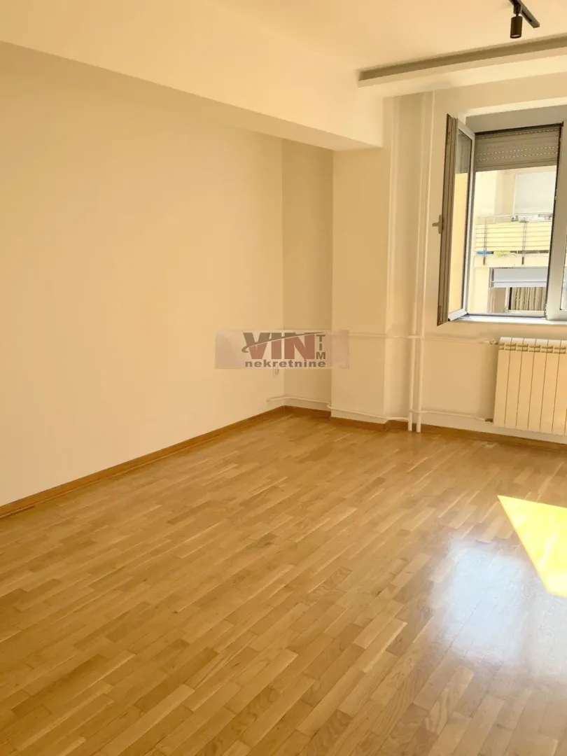 Prodaja, trosoban stan, 84m², Đeram Pijaca, Beograd