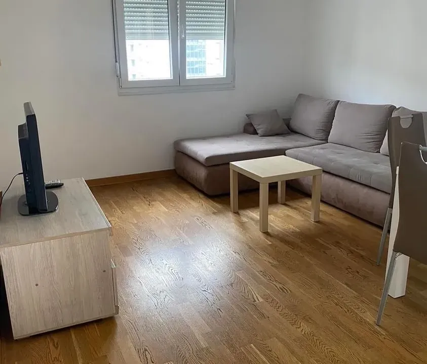 Izdavanje, jednosoban stan, 45m², City Kvart, Podgorica
