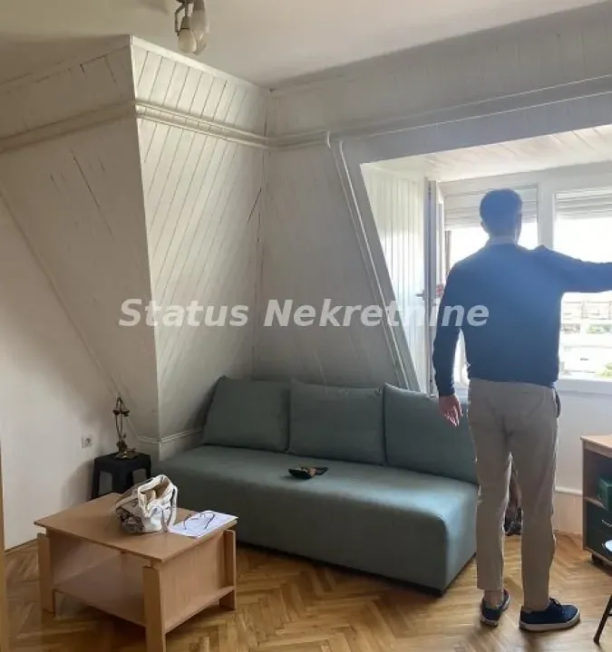 Izdavanje, garsonjera, 20m², Centar, Novi Sad