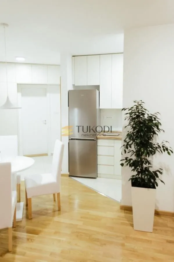 Izdavanje, jednosoban stan, 42m², Podbara, Novi Sad Sve Podlokacije