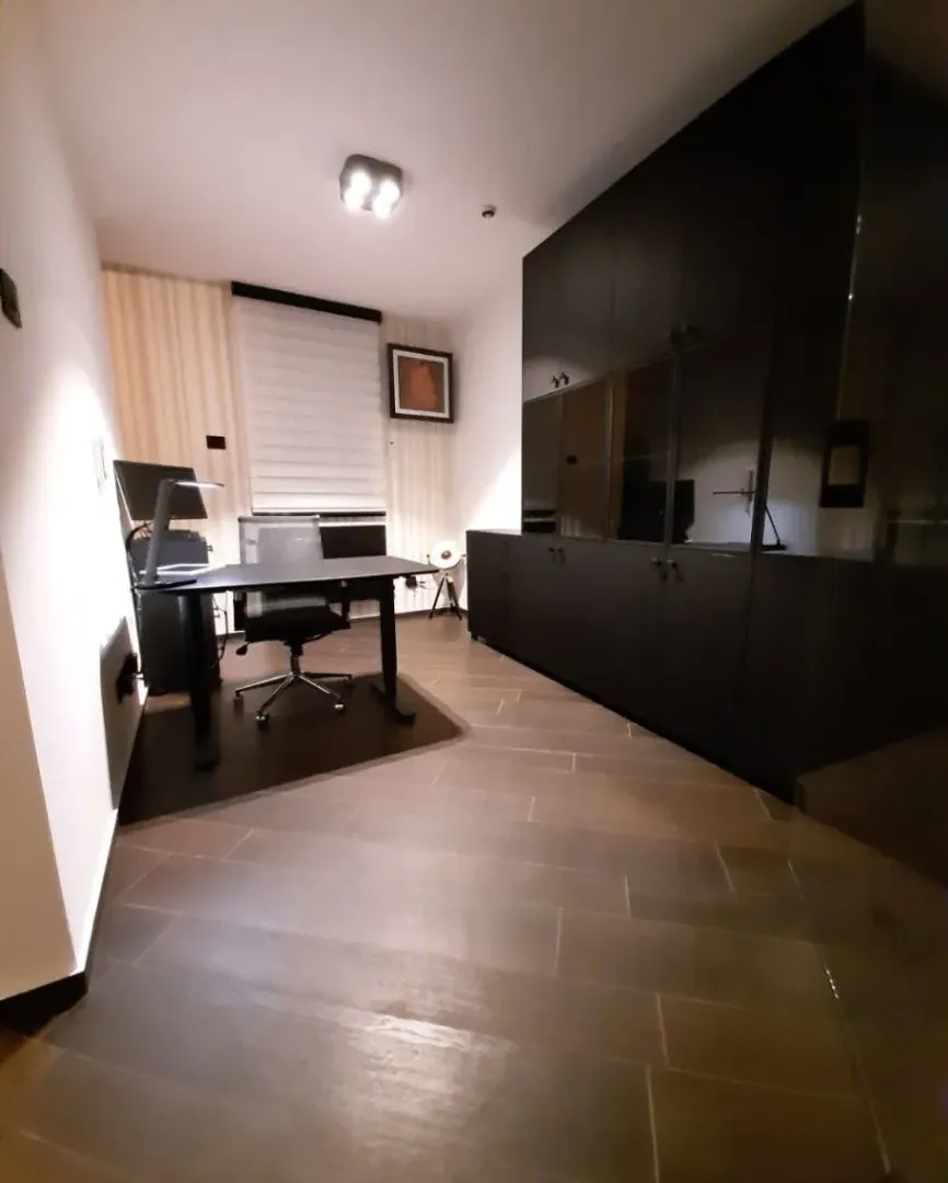 Prodaja, trosoban stan, 240m², Centar, Novi Sad