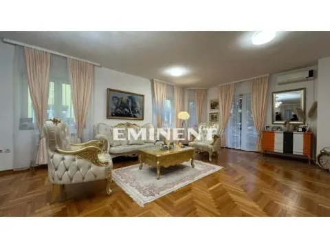 Rent, four bedroom apartment, 140m², Zemun Sve Podlokacije, Beograd